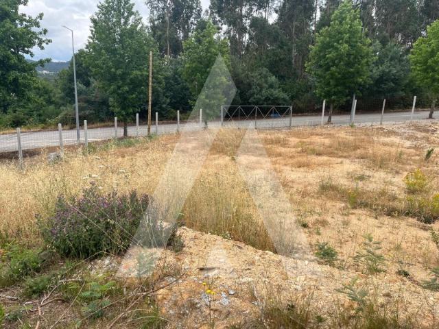 Lote de Terreno para Construção de Moradia em Banda Orgens, Viseu