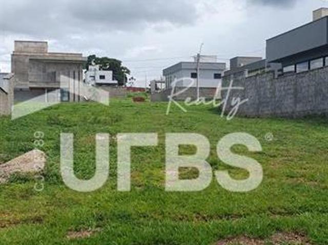 Excelente lote residencial à venda no Setor Jardins Porto, com área total de 322,78m²