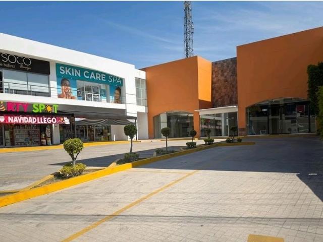Excelente Local Comercial en Renta. Calzada Zavaleta, Puebla