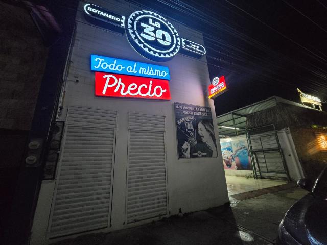 Excelente local comercial en renta en la col. La herradura en Tuxtla Gutiérrez