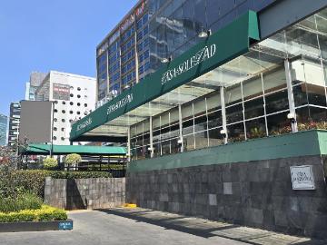 Excelente local en gran esquina Sta Fe, junto al Marriot AC
