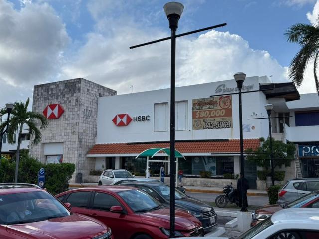 Excelente local en renta dentro de plaza comercial