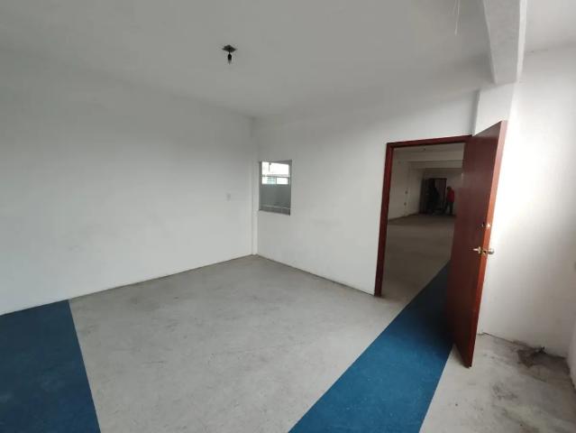 EXCELENTE LOCAL EN RENTA EN AV PRINCIPAL
