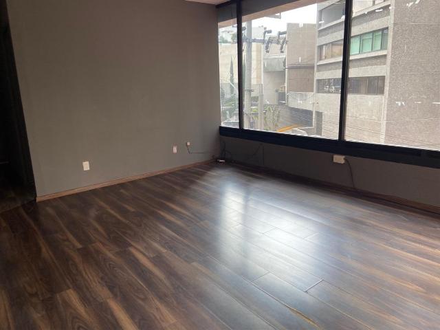 EXCELENTE LOCAL EN ZONA COMERCIAL DE TECAMACHALCO