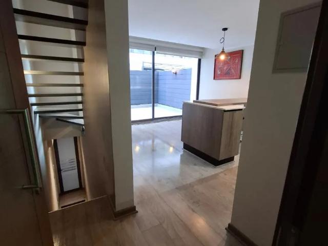 Excelente loft en arriendo con patio estac y bod