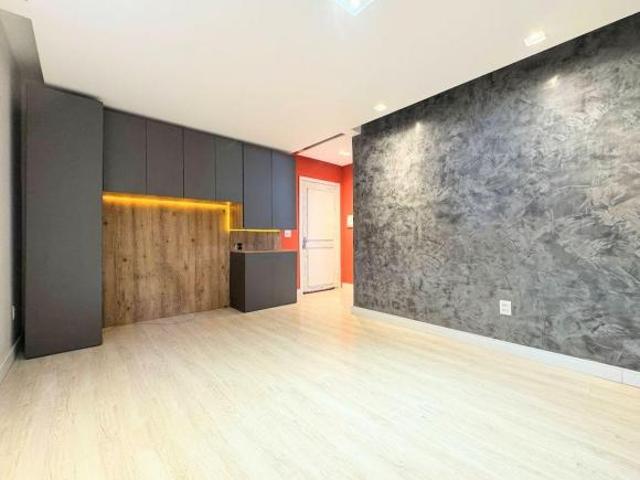 Excelente loft mobiliado com pátio no Bairro Petrópolis
