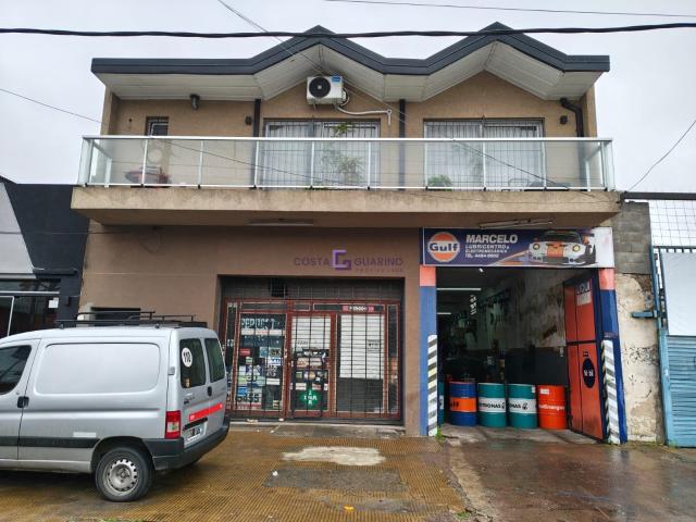 Excelente monoambiente en primer piso ubicado sobre Avenida Illia