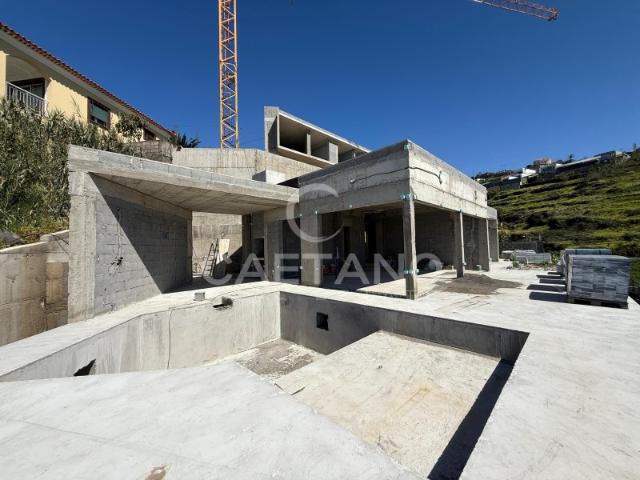 A Elegância de Viver num Só Piso Moradia T3 na Calheta