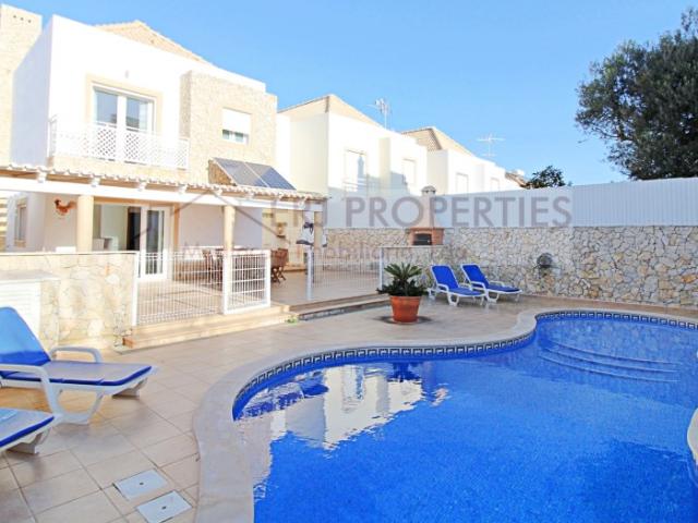 Excelente Moradia T3 com Piscina, em Vila Nova de Cacela