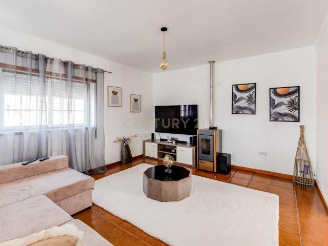 Excelente Moradia T3, em S. Jorge Porto de Mós!