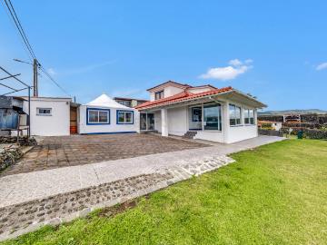 Excelente Moradia T2 + T2 no Pesqueiro – São Bartolomeu Ilha Terceira