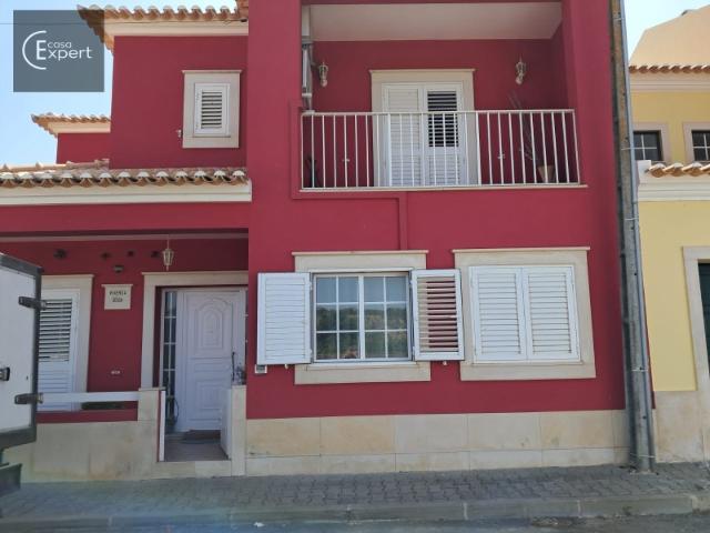 Excelente Moradia T4 em Rio de Moinhos