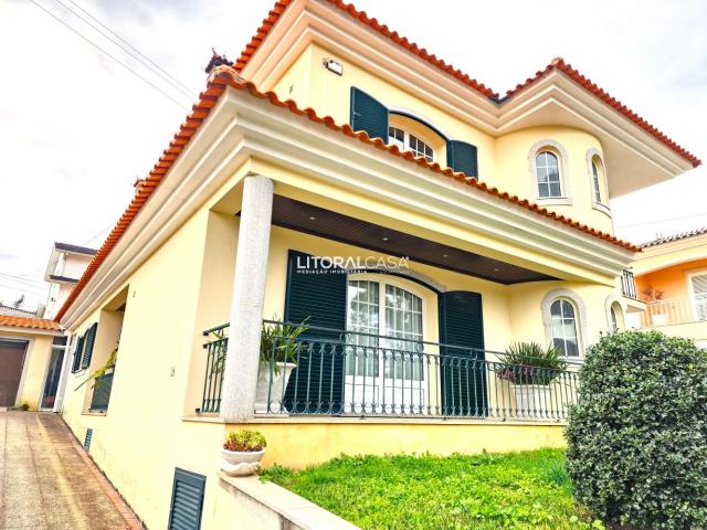 Excelente Moradia T4 Isolada Santa Joana