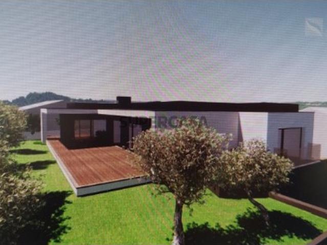 Excelente moradia T4 na na zona das Cortes / Leiria