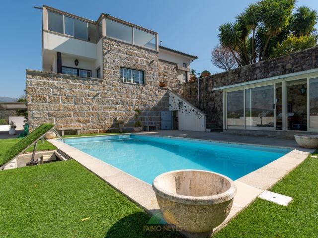Excelente moradia T5 vistas rio 207m² Ribeira