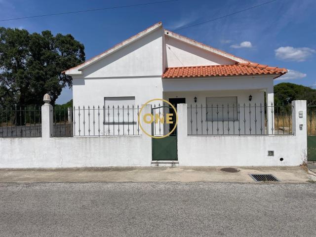Excelente moradia T5 na Glória do Ribatejo!
