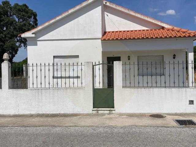 Excelente moradia T5 na Glória do Ribatejo!