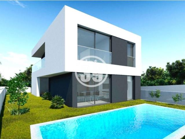 Moradia moderna em construção com piscina e garagem Guia. 181m² Guia
