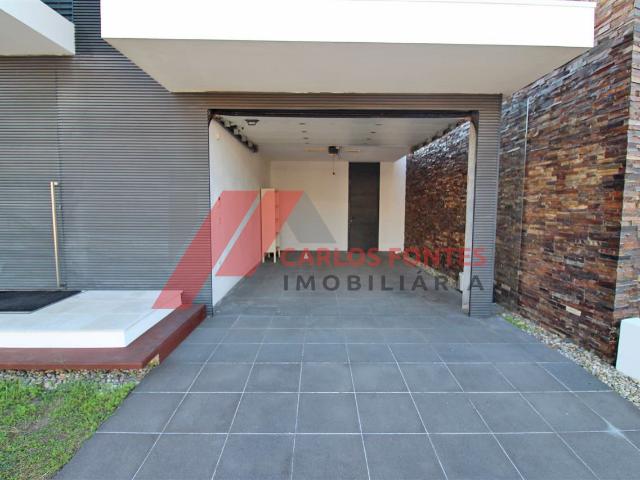 Excelente moradia com piscina para arrendamento!