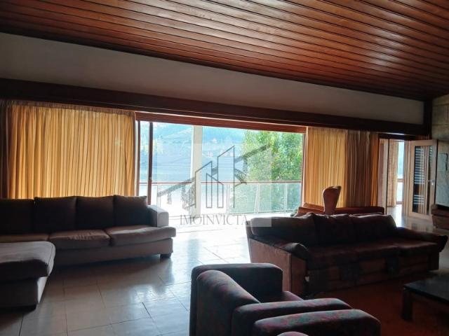 Excelente moradia com quatro quartos no Rio Douro