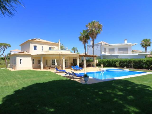 Excelente moradia com vista Golf 388m² Quarteira