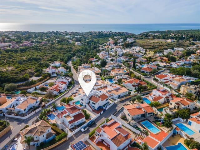 Excelente Moradia com Vista Mar na Urbanização das Sesmarias. 152m² Estômbar e parchal