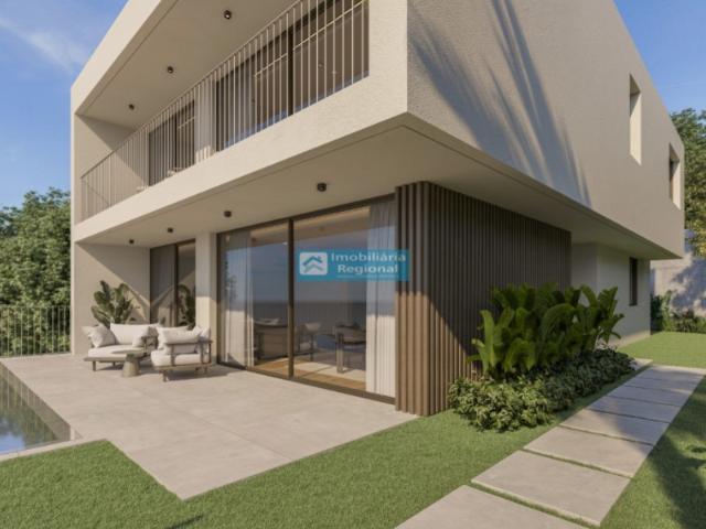 Excelente Moradia Isolada T3+1, com Piscina e Vista Mar Definitiva
