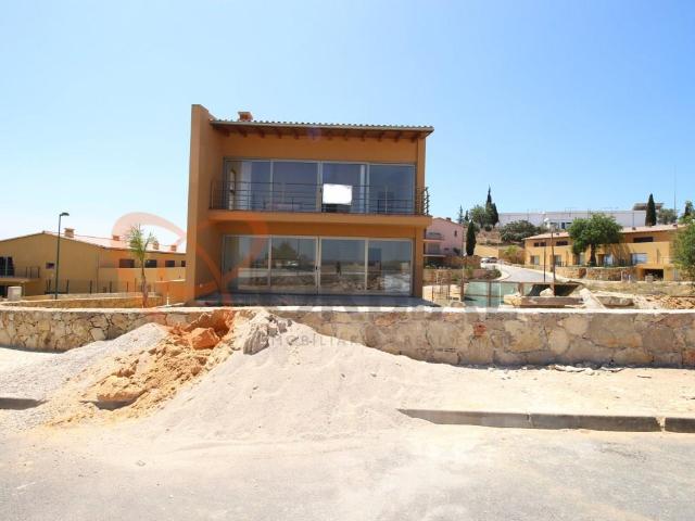 Excelente Moradia para venda no Algoz com 4 quartos e piscin. 250m² Algoz e Tunes