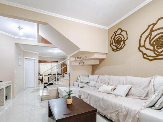 EXCELENTE SOBRADO TRIPLEX NO CENTRO DE PINHAIS