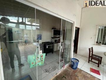 Excelente sobrado, com sala 02 ambientes,02 quartos, ótima cozinha, amplo espaço gourmet na parte