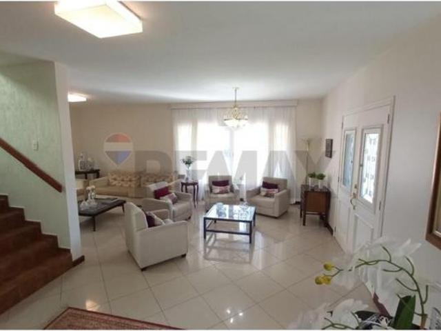 Excelente sobrado condomínio colinas são José dos campos sp