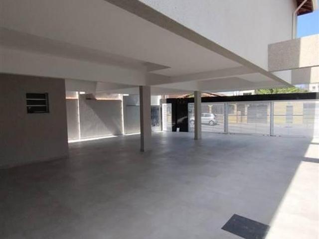 Excelente sobrado de condomínio com 02 dormitórios, 01 banheiro social, 01 lavabo e quintal privativ