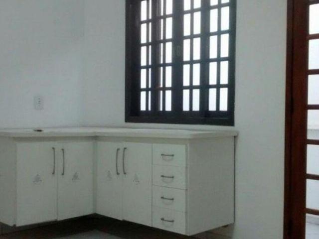 Excelente sobrado em vilagio, segurança e conforto
