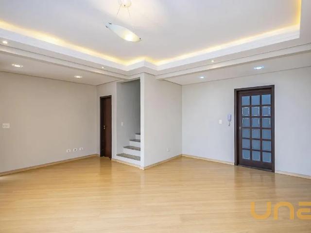 Excelente Sobrado em Condomínio Fechado | Conforto, Espaço e Localização Privilegiada