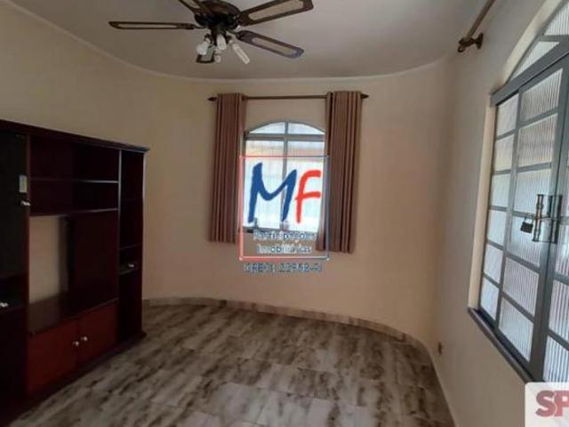 Excelente sobrado na Vila Nhocune, com 214m² a.u 3 dormitórios 1 suíte, sala, cozinha, escritóri