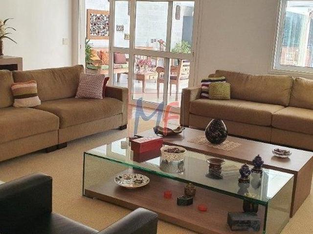 Excelente Sobrado no bairro de Santo Amaro, com 355 m² a.c 465 m² terreno, 4 dorms, sendo 2 suít