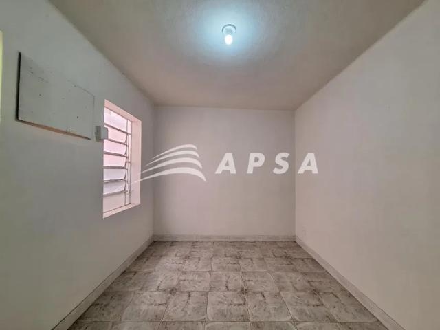 Excelente sala, quarto, cozinha, banheiro, área, 55m2, com ótima localização, perto do comercio, ban