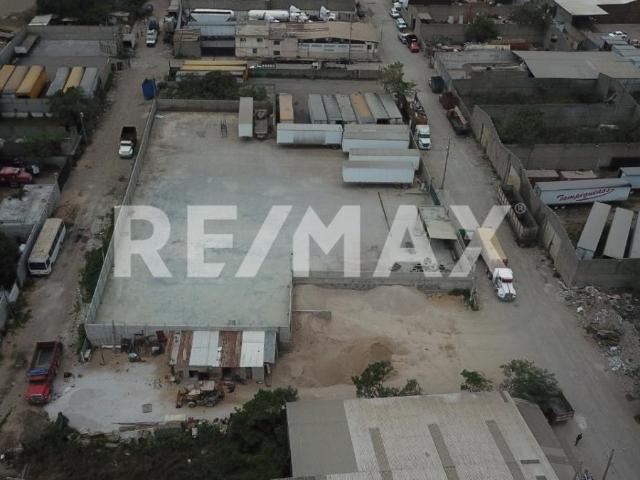 EXCELENTE PATIO EN RENTA