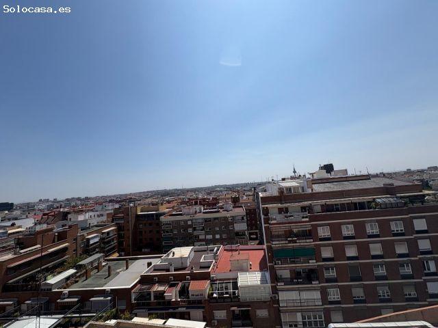 Excelente piso a reformar con Terraza, Piscina y Dos Plazas de Garaje
