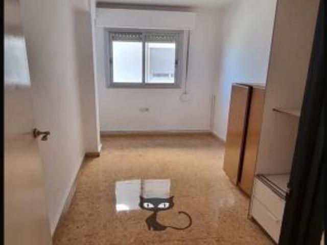 EXCELENTE PISO CON ASCENSOR Y BALCON, EN ALCASSER