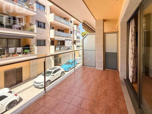 EXCELENTE PISO CON TERRAZA Y BALCON AL LADO DE LA PLAYA
