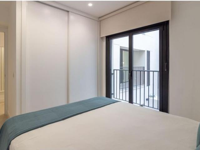 EXCELENTE PISO DE NUEVA CONSTRUCCION DE 1 DORMITORIO, AMUEBLADO Y CON TRASTERO