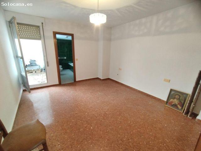 Excelente piso en el centro de Cabra