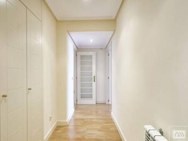 Excelente piso en Las Tablas de 3 habitaciones y 2 cuartos de baño
