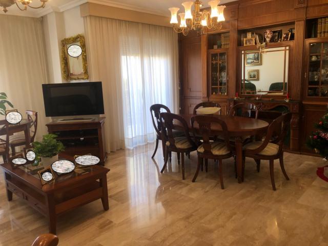 Excelente PISO junto Teatro Cervantes Abaran