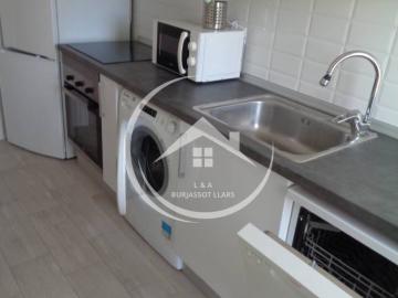 EXCELENTE PISO PARA ESTUDIANTES – 4 HABITACIONES Y 2 BAÑOS EN BURJASSOT. PROXIMO A LAS UNIVERSIDADES