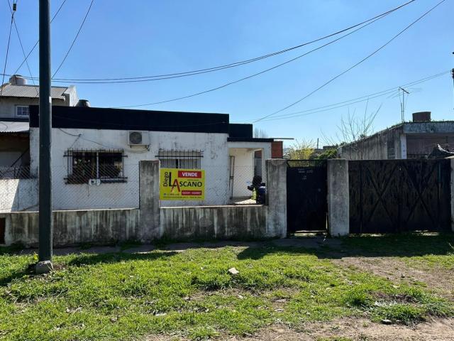 Excelente propiedad a cuadras de la estación de Glew en Inmomap