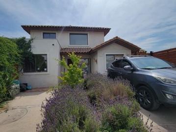 Excelente propiedad en arriendo en Chicureo Norte