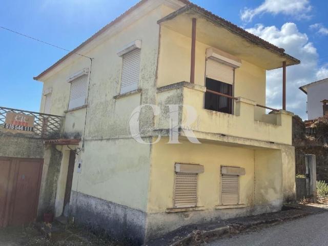 Excelente Propriedade para Renovação com Vistas Panorâmicas entre Vila Nova de Poiares e Arganil
