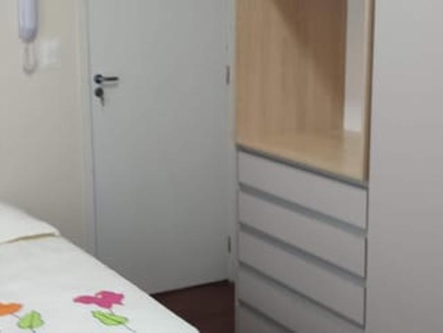 EXCELENTE QUARTO MOBILIADO